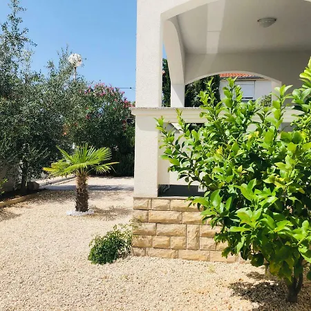 Apartman Holidays Vir