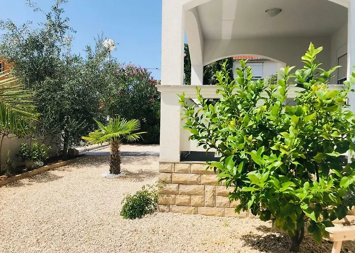 Apartman Holidays Vir