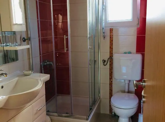 Holidays Apartman Vir