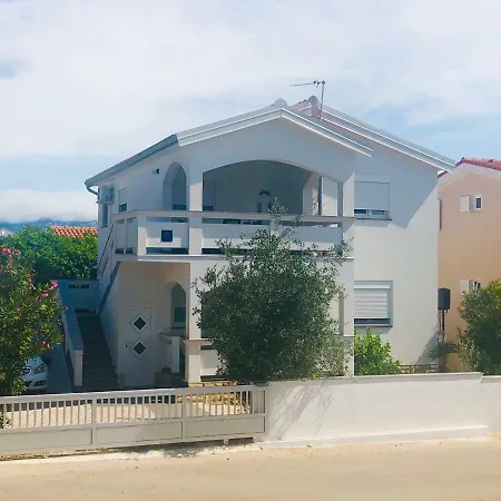 Holidays Apartman